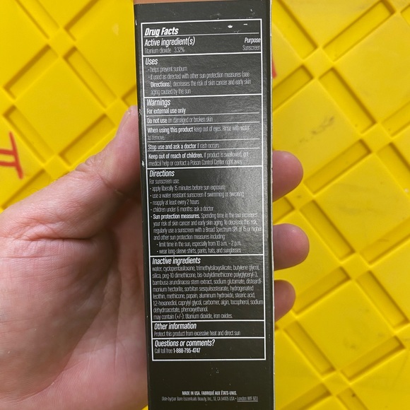 BareMinerals BarePro Performance Wear Liquid Foundation Nutmeg 24 0.34 oz - Picture 5 of 7